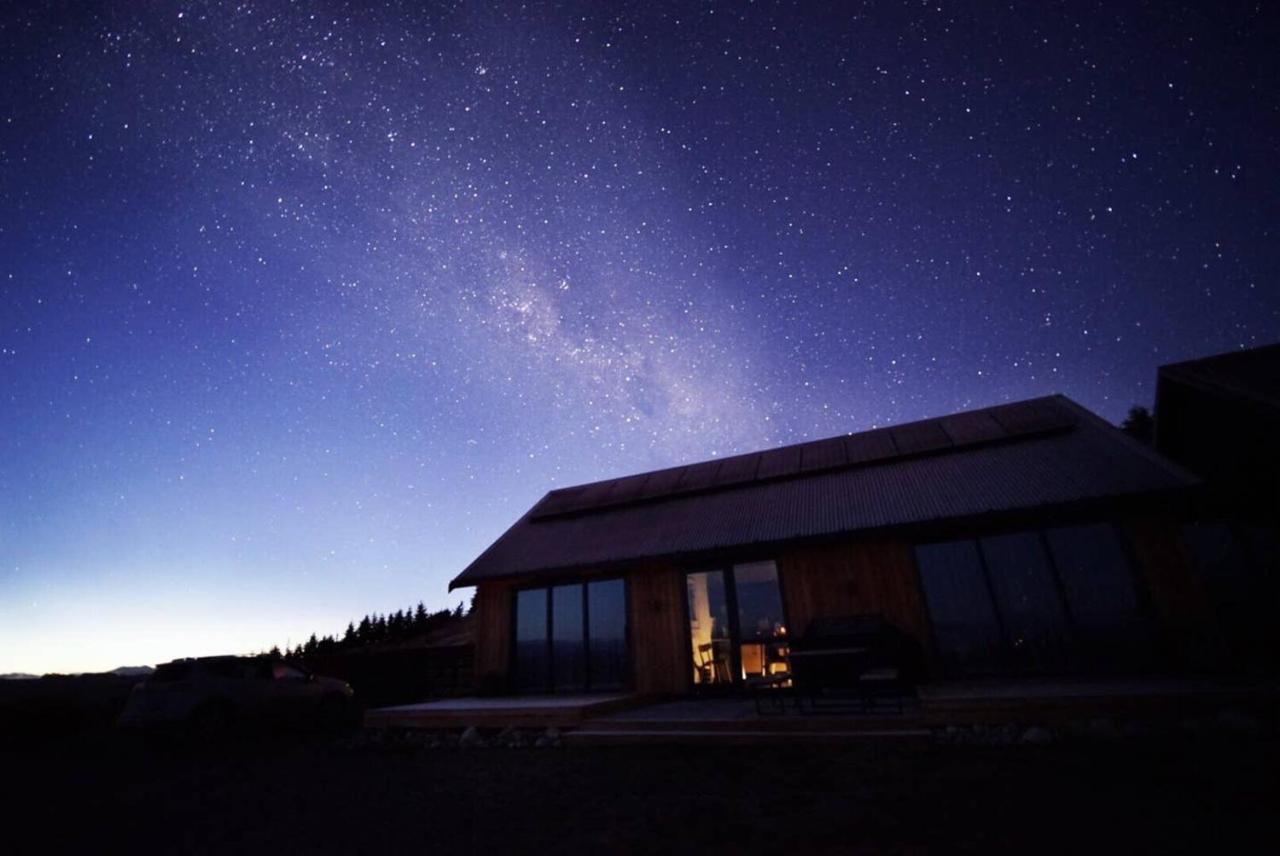 蒂阿瑙湖Fiordland Eco-Retreat -- Panoramic Views -- Hot Tub别墅 外观 照片