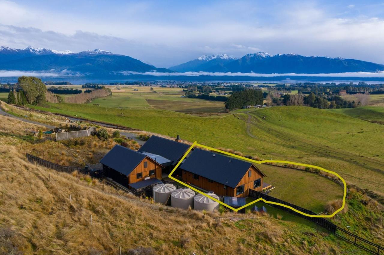 蒂阿瑙湖Fiordland Eco-Retreat -- Panoramic Views -- Hot Tub别墅 外观 照片